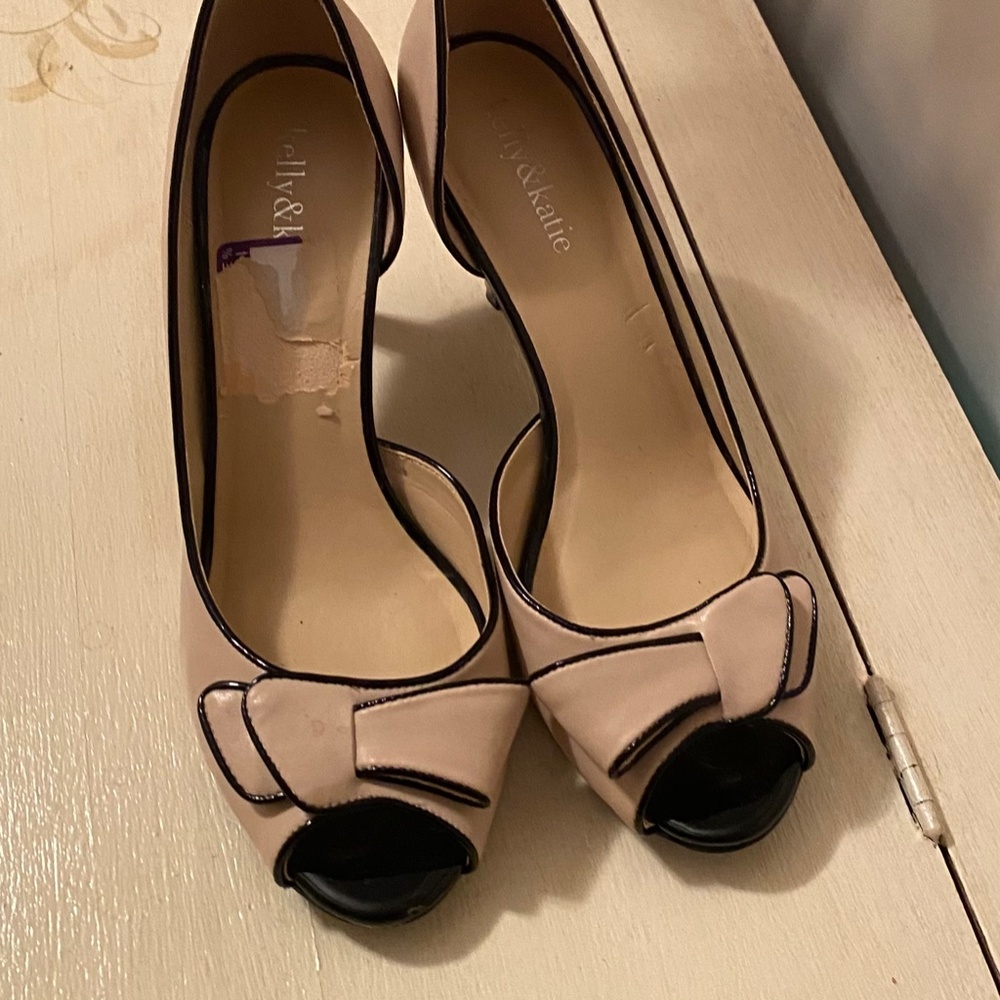 Brown and tan open toe shies - Picture 3 of 4